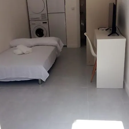 Estudio Encantador Cerca Del Carrefour Rosaleda 1