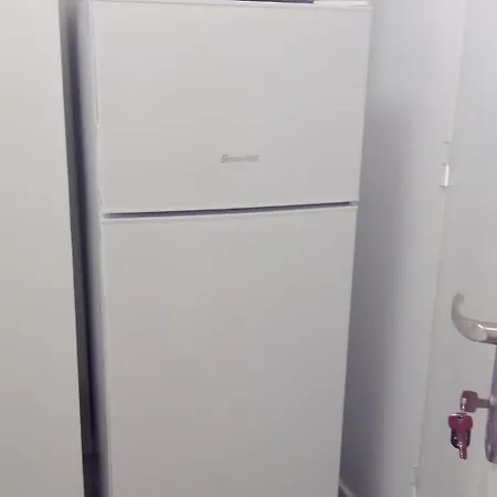 Apartamento Estudio Encantador Cerca Del Carrefour Rosaleda 1