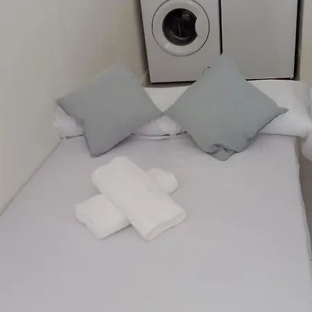 Apartment Estudio Encantador Cerca Del Carrefour Rosaleda 1