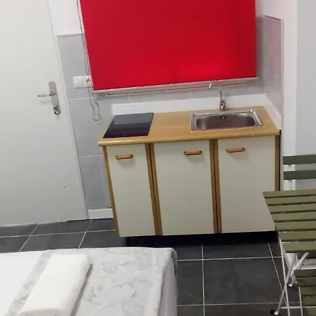 Estudio Encantador Cerca Del Carrefour Rosaleda 1 Apartment Malaga