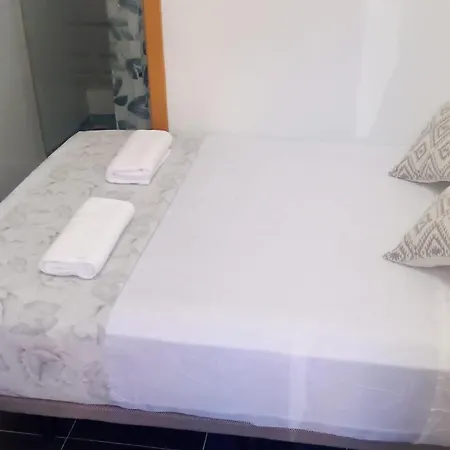Apartment Estudio Encantador Cerca Del Carrefour Rosaleda 1 *