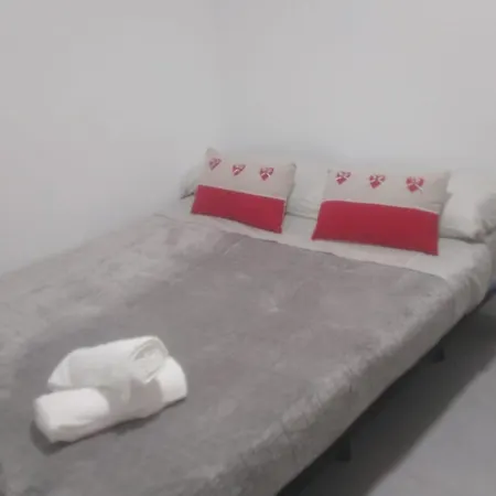 Estudio Encantador Cerca Del Carrefour Rosaleda 1 Apartment *
