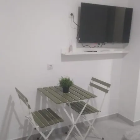 Estudio Encantador Cerca Del Carrefour Rosaleda 1 *